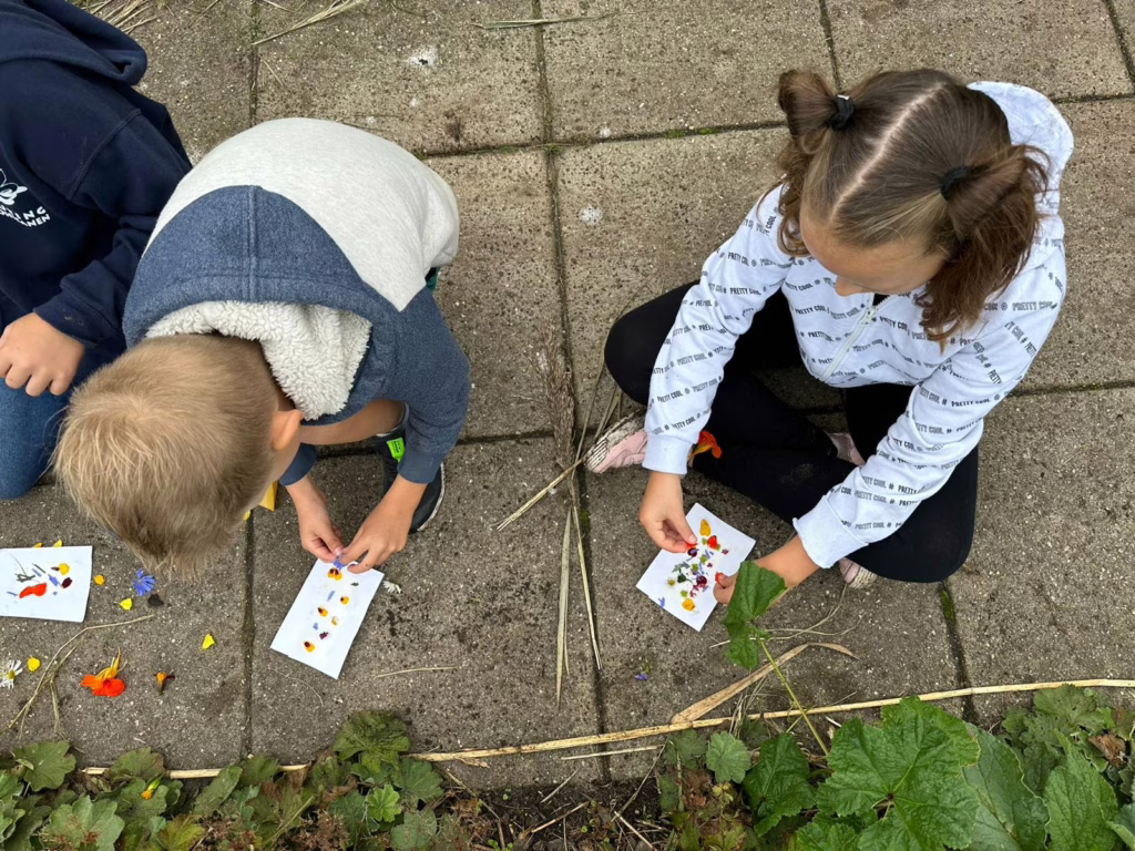 Knutseltafel: kunst maken met de natuur