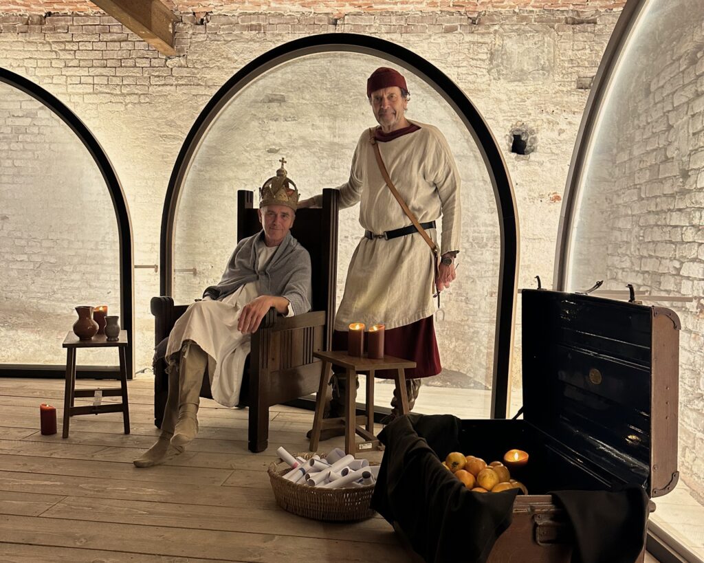 Ga op audiëntie bij de keizer in Paleis Lofen