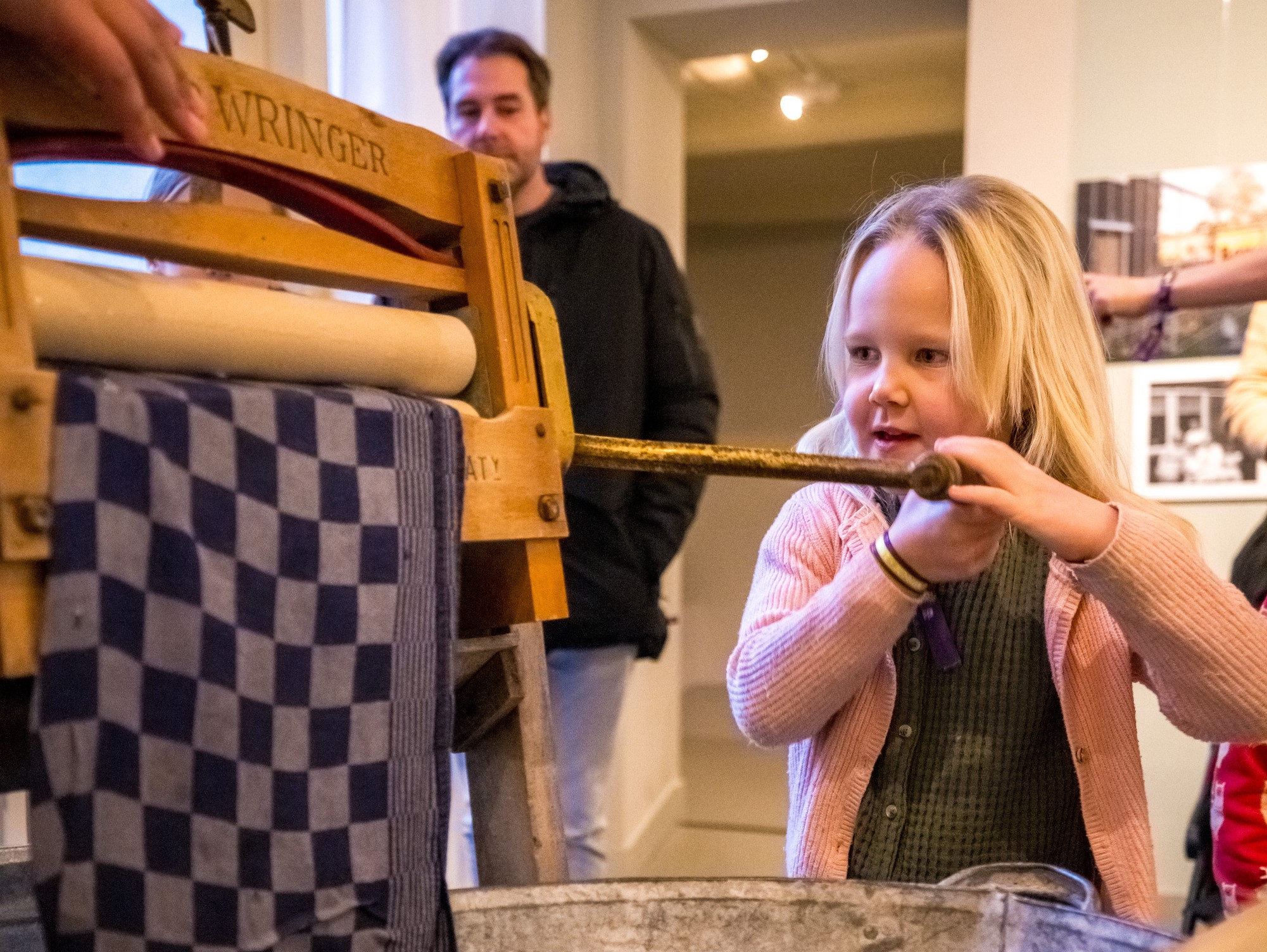 Handen uit de mouwen