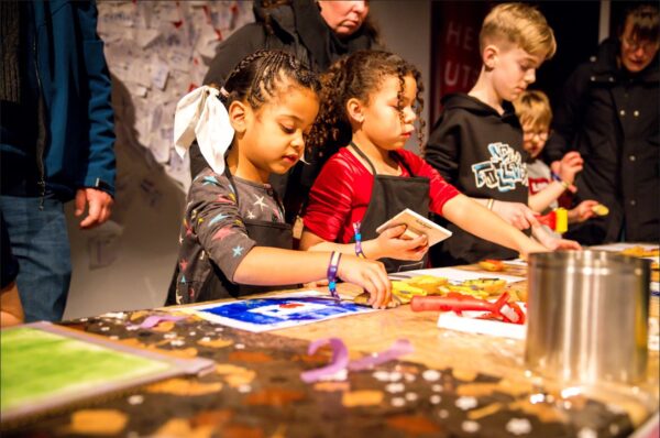 Maak je eigen kleurrijke verf!